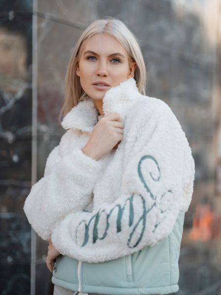 Куртка Teddy с цветным блоком и вышитым логотипом