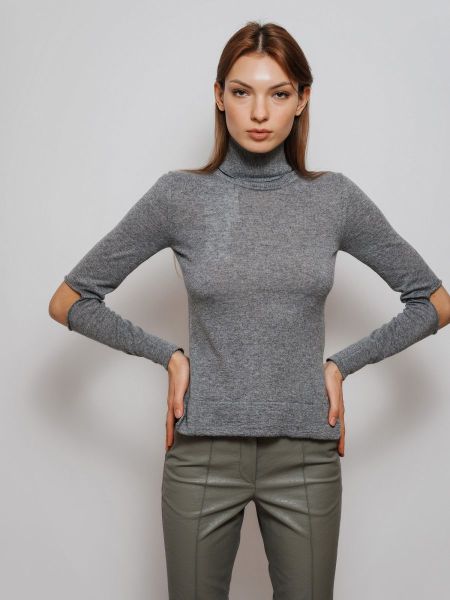 Джемпер с высоким воротником