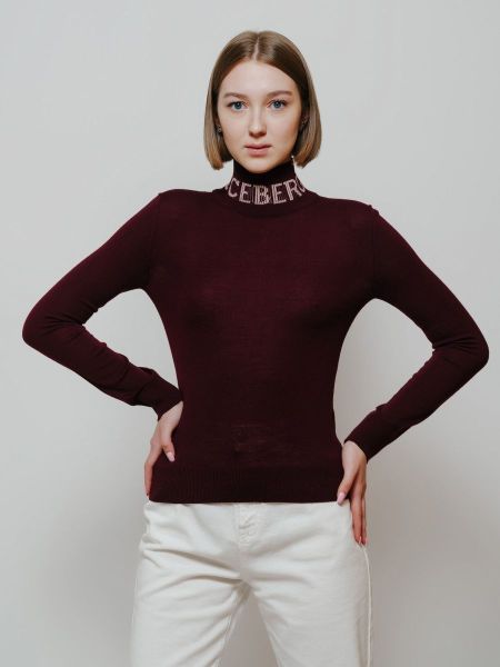 Свитер с воротником-стойкой и логотипом